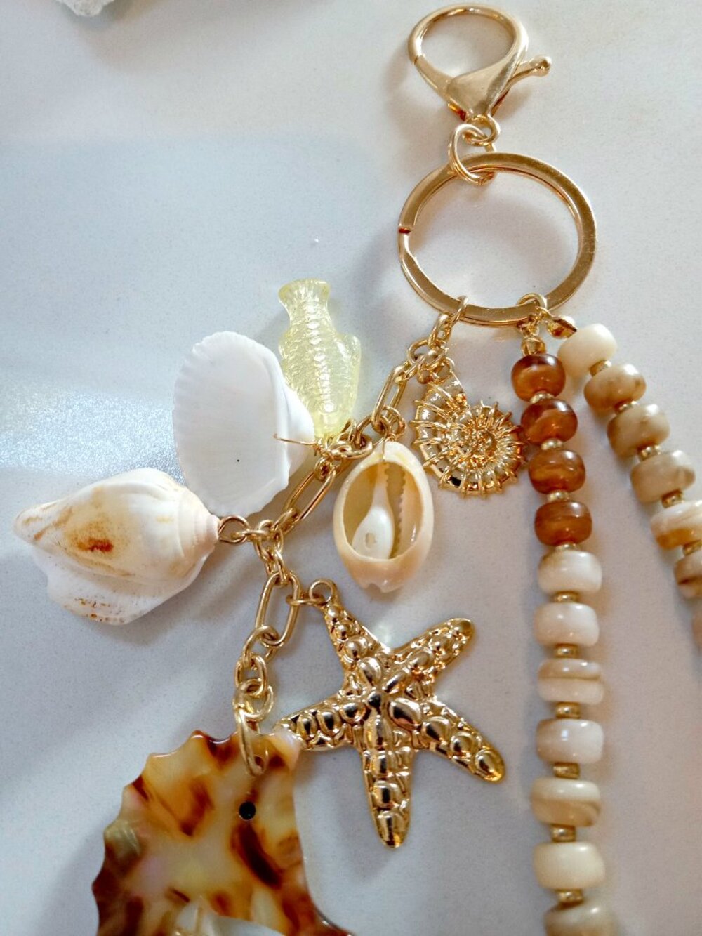 NEW! EXQUISITE TORTOISE SHELL SEAHORSE & SHELLS BAG CHARM - Picture 3 of 5
